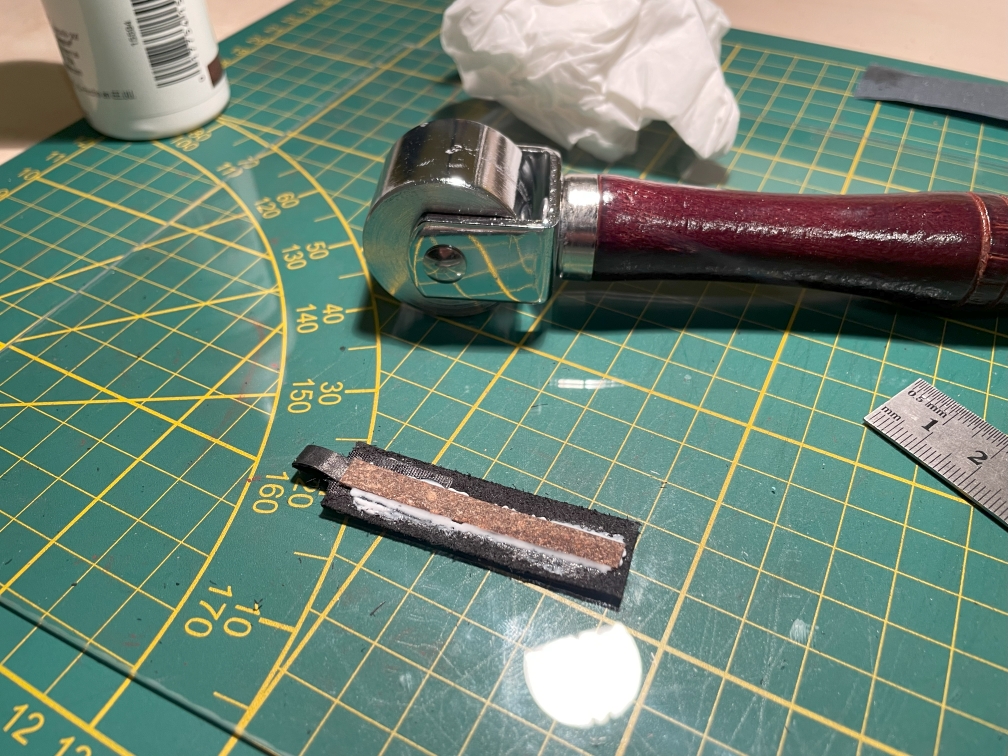 Reinforcement-leather plakken en rollen